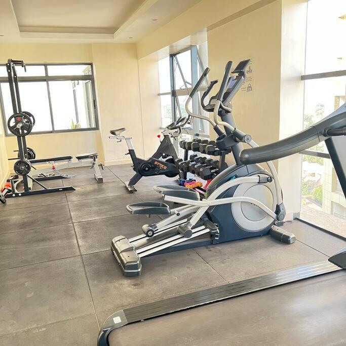 Apartment Silverstone 2 Bedroom With Views Gym& Pool