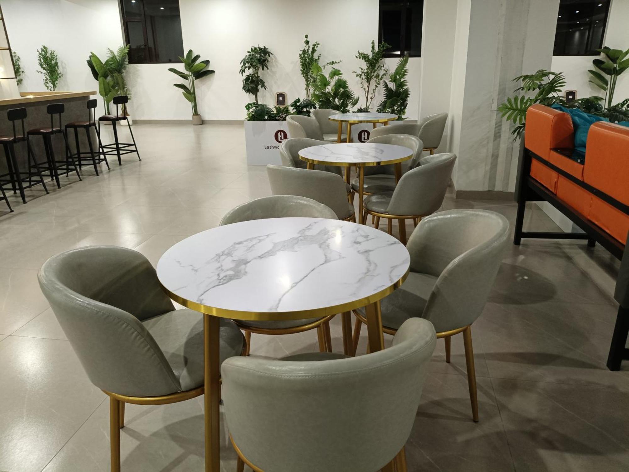 Apartment Soft Life Crib In Lavington - Dine, Wine & Relax