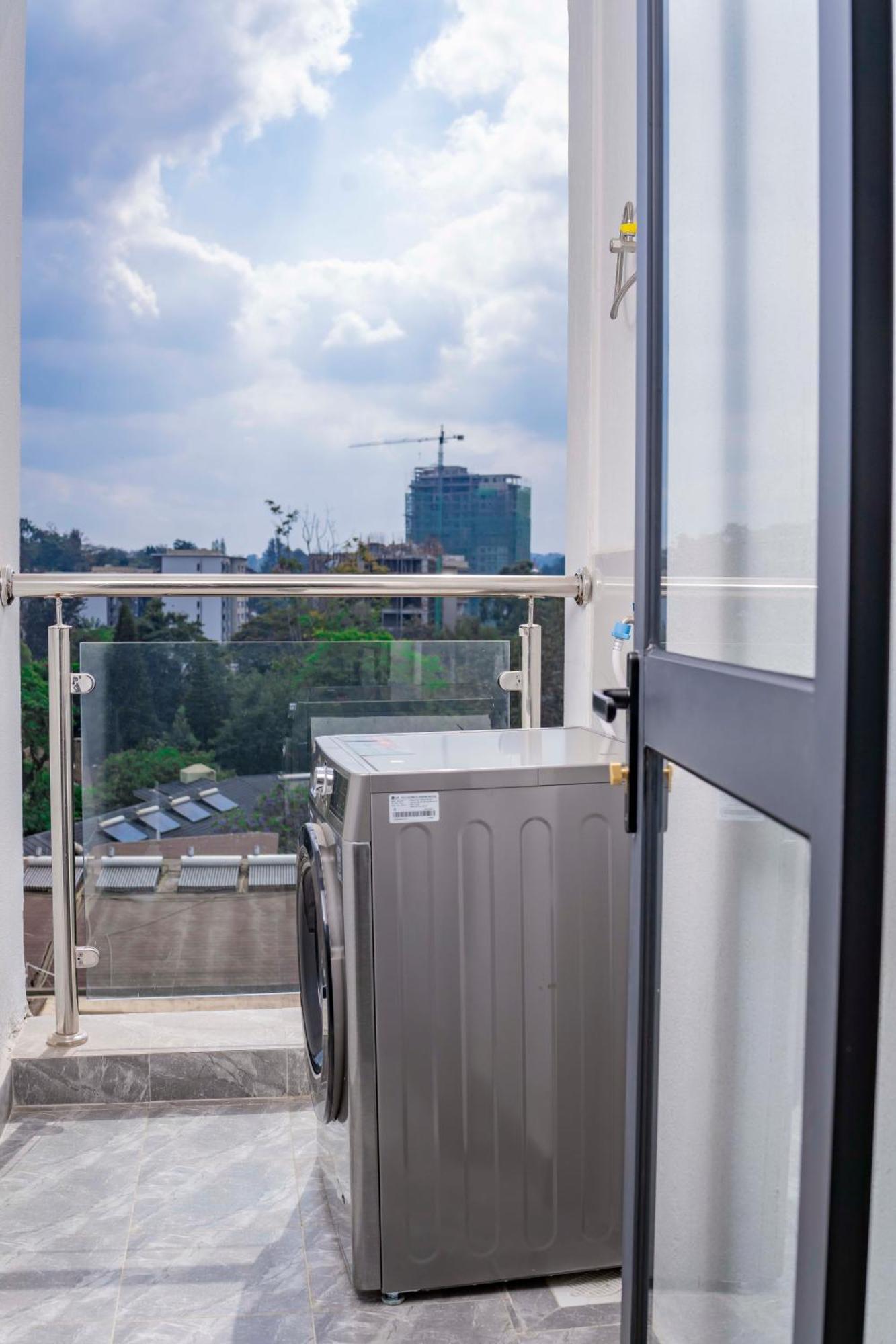 Cosy & 1 Bedroom In Riverside With Gym And Amazing Views Nairobi