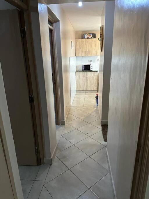 Apartment South B 2 Bedroom Master Ensuite, Free Secure Parking *