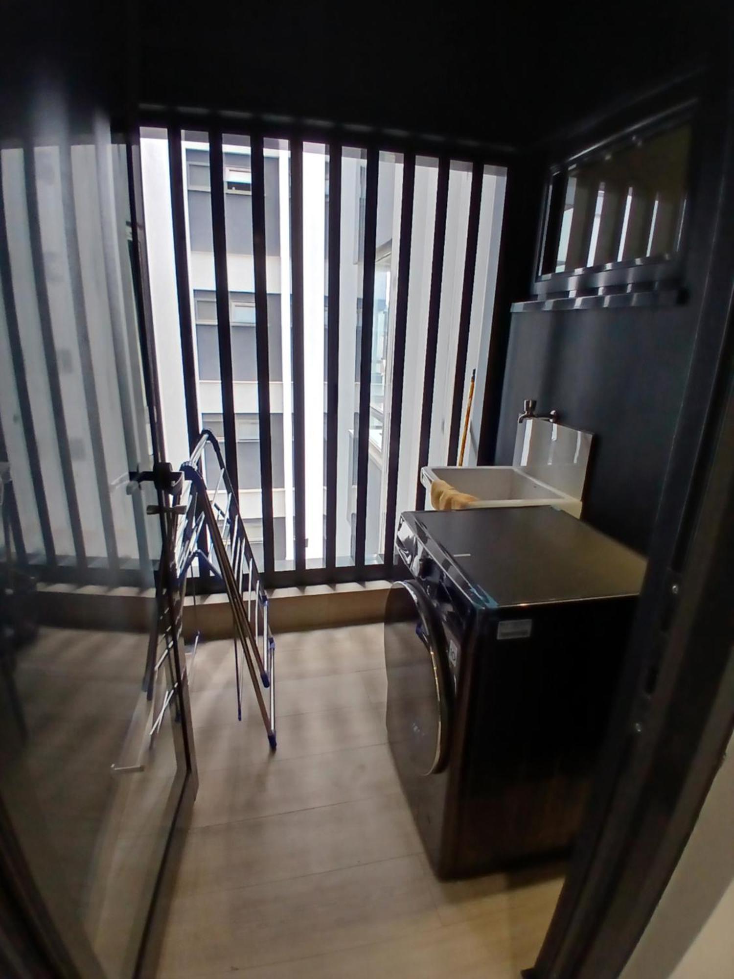 Riverside Square Apartment *
