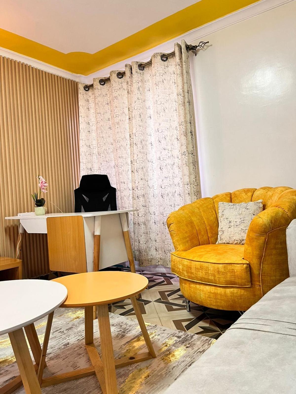 Marksy 6 * Nairobi