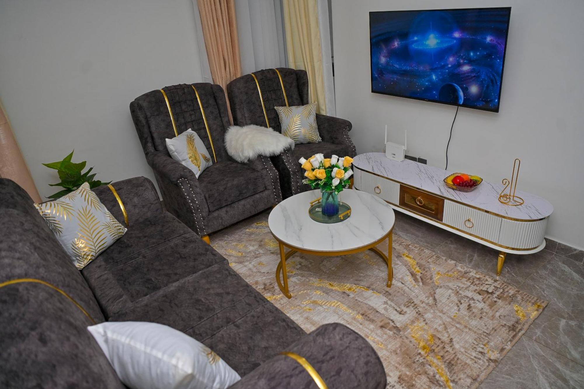 Luxurious 1bedroom In Kilimani, Equipped Gym, Serviced Lift, Speedy Wifi, Garden Views, Kids Play Area, Proximity To Yaya Centre Shopping Malls, Restaurants And Bars Apartment