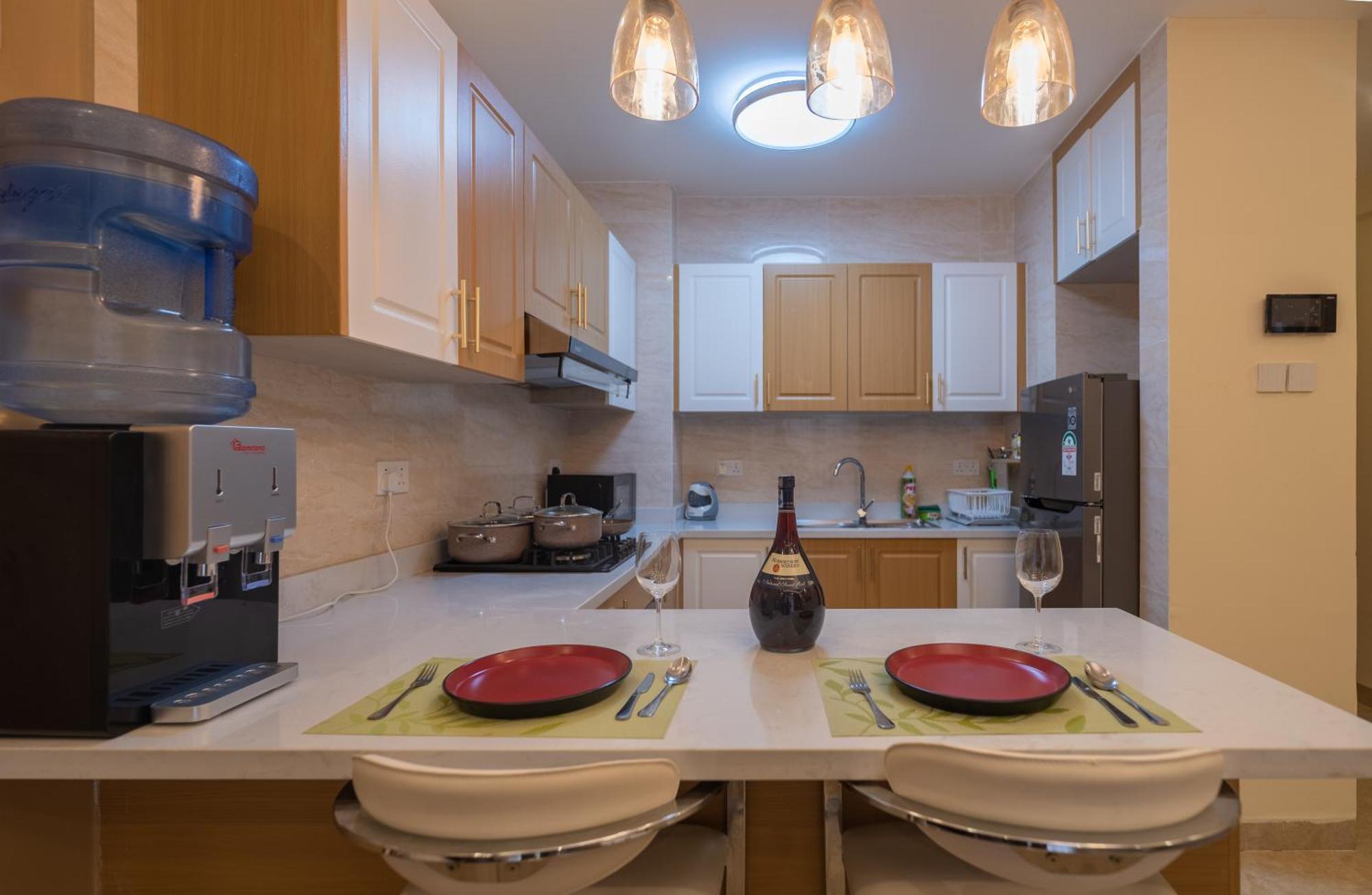 Exquisite With Free Parking Gym And Pool Apartment