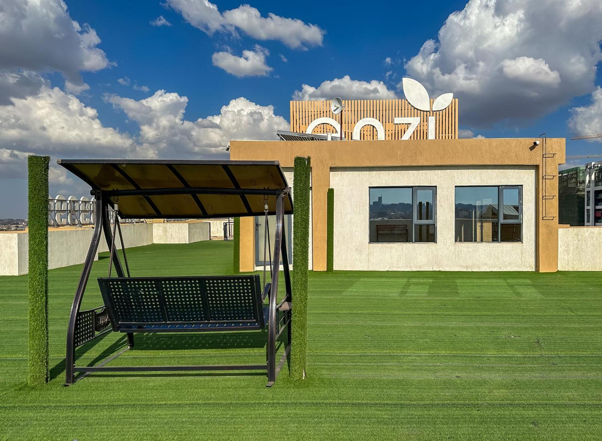 Apartment Exquisite With Free Parking Gym And Pool
