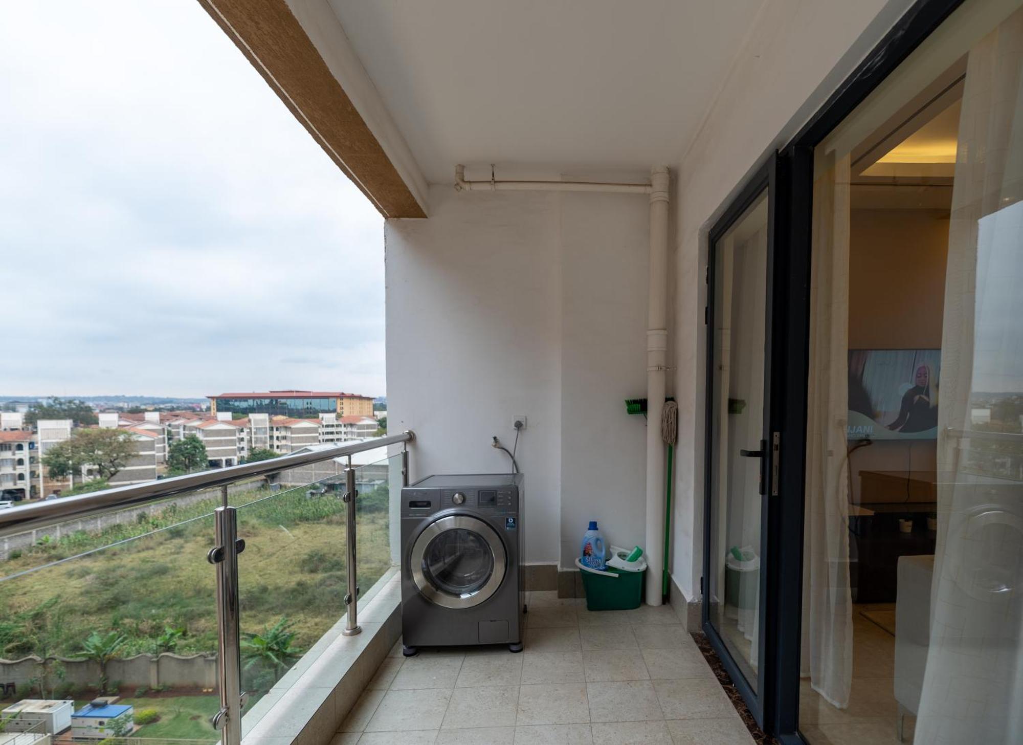 Exquisite With Free Parking Gym And Pool Apartment
