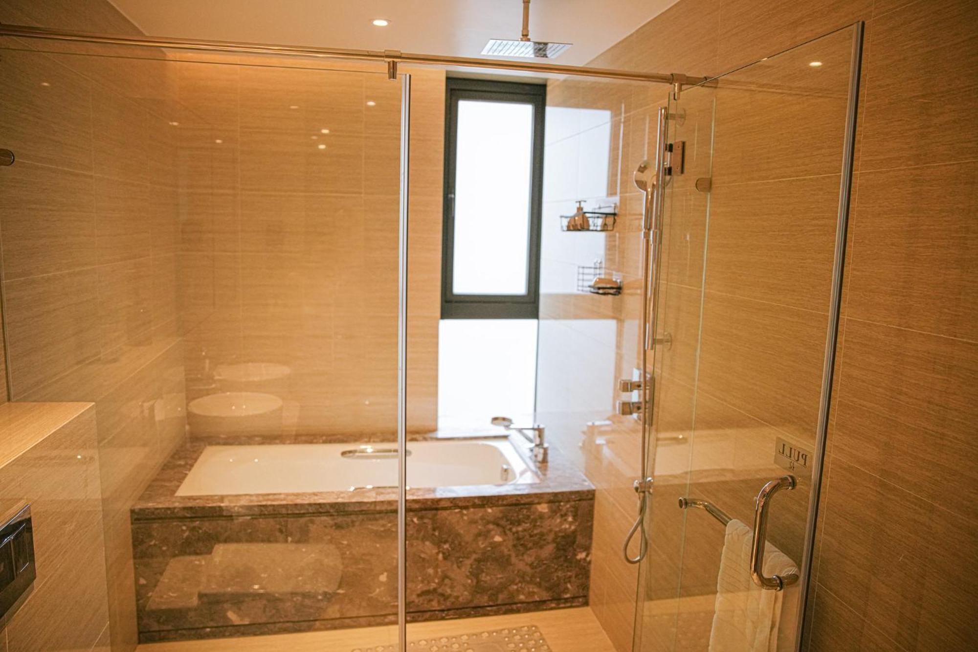 Executive 2br At Gtc