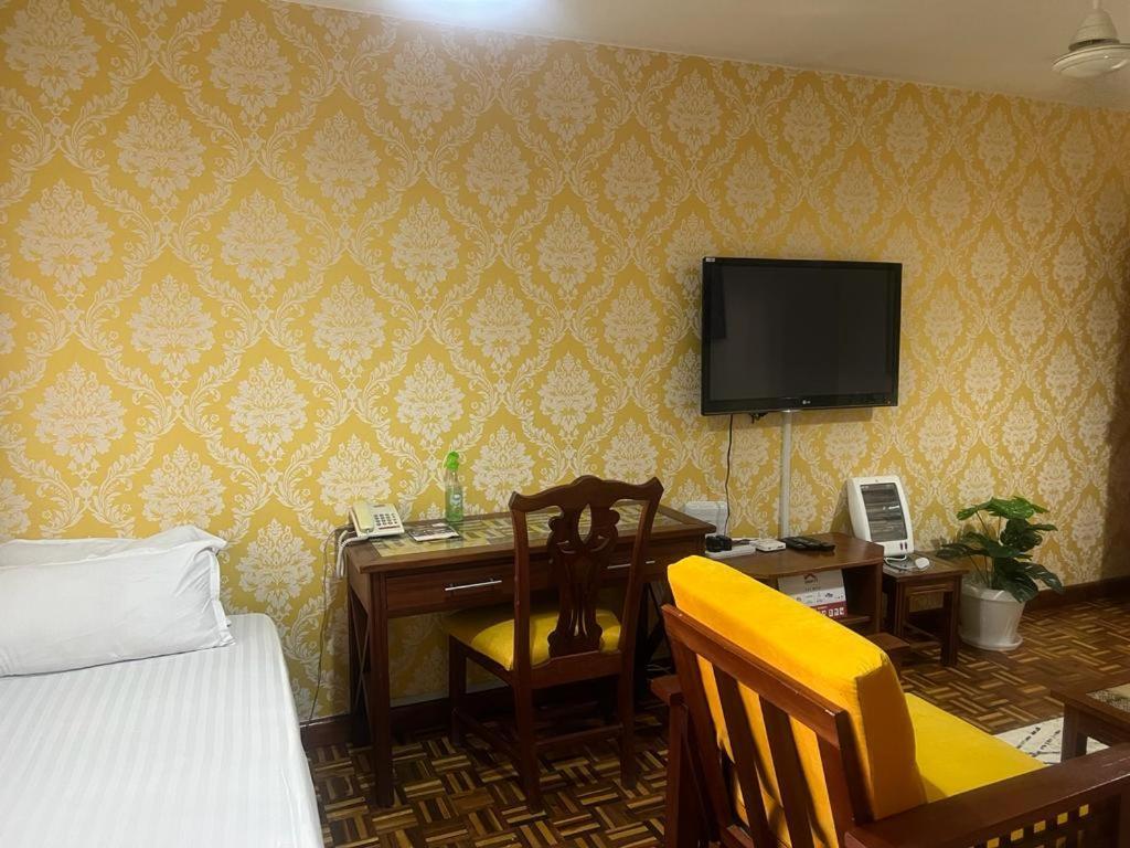 The Zola Lantana Apartment *