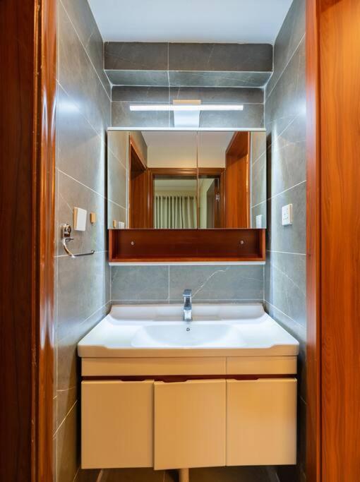 Exquisite 1bed With Free Parking Gym And Pool Apartment Nairobi