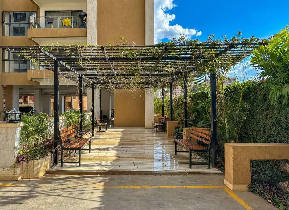 Exquisite 1bed With Free Parking Gym And Pool Apartment *
