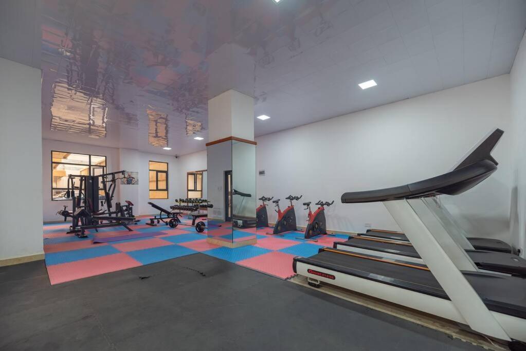 Exquisite 1bed With Free Parking Gym And Pool Apartment *
