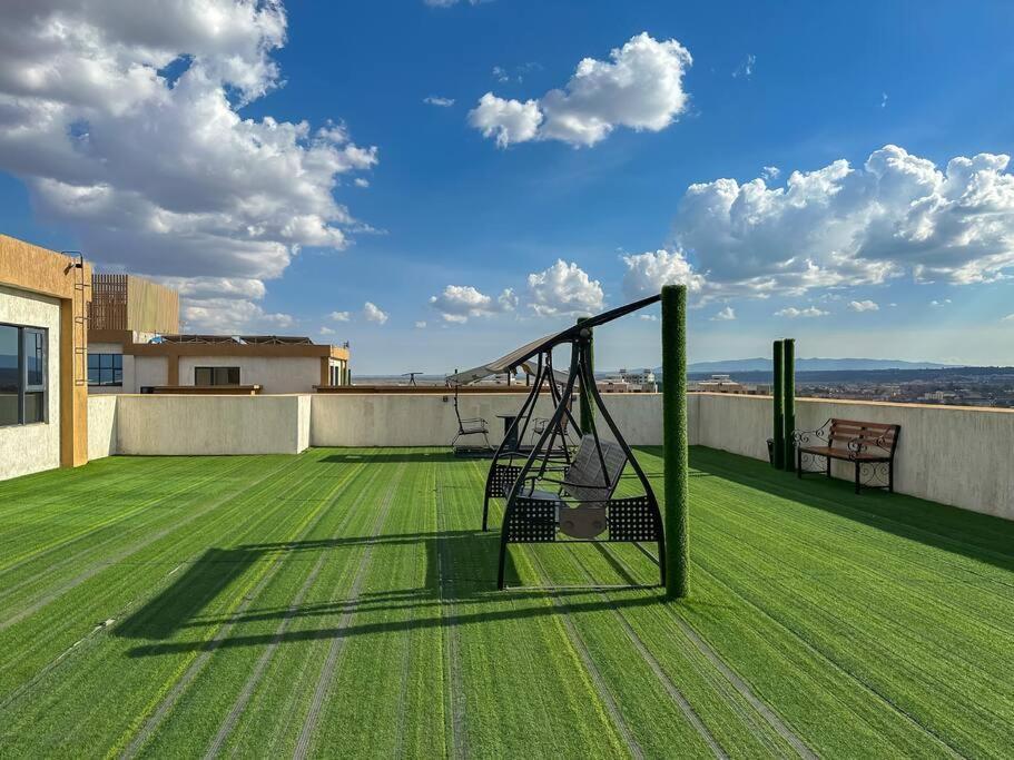 Exquisite 1bed With Free Parking Gym And Pool Apartment *