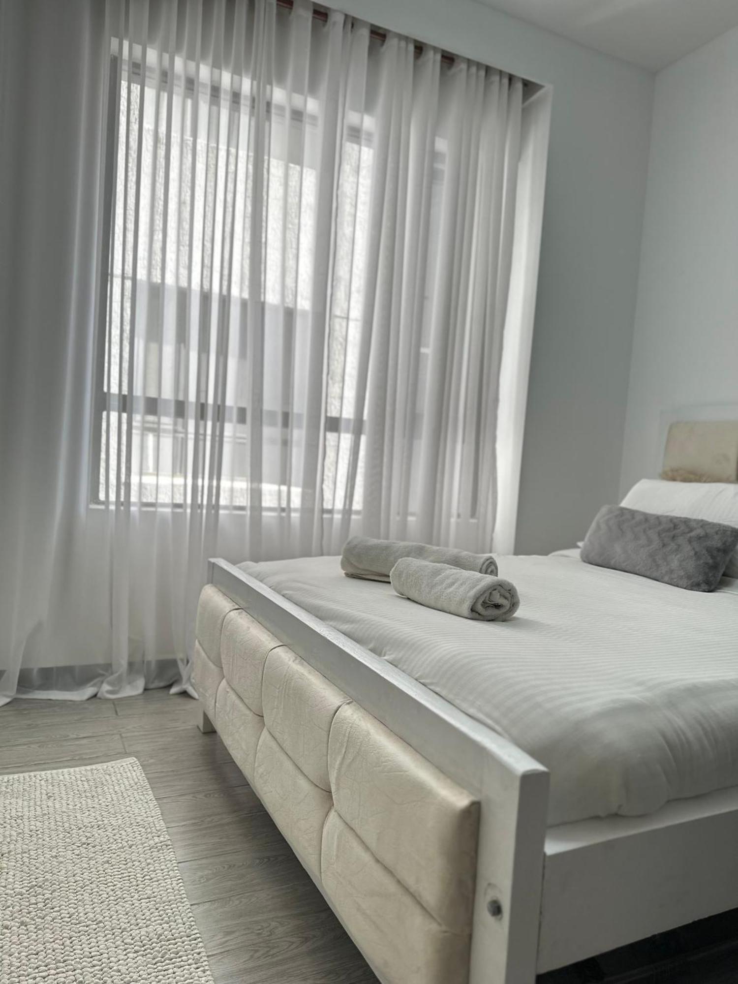 Elegant Spacious Two Bedroom Apartment-swimming Pool Included * Nairobi