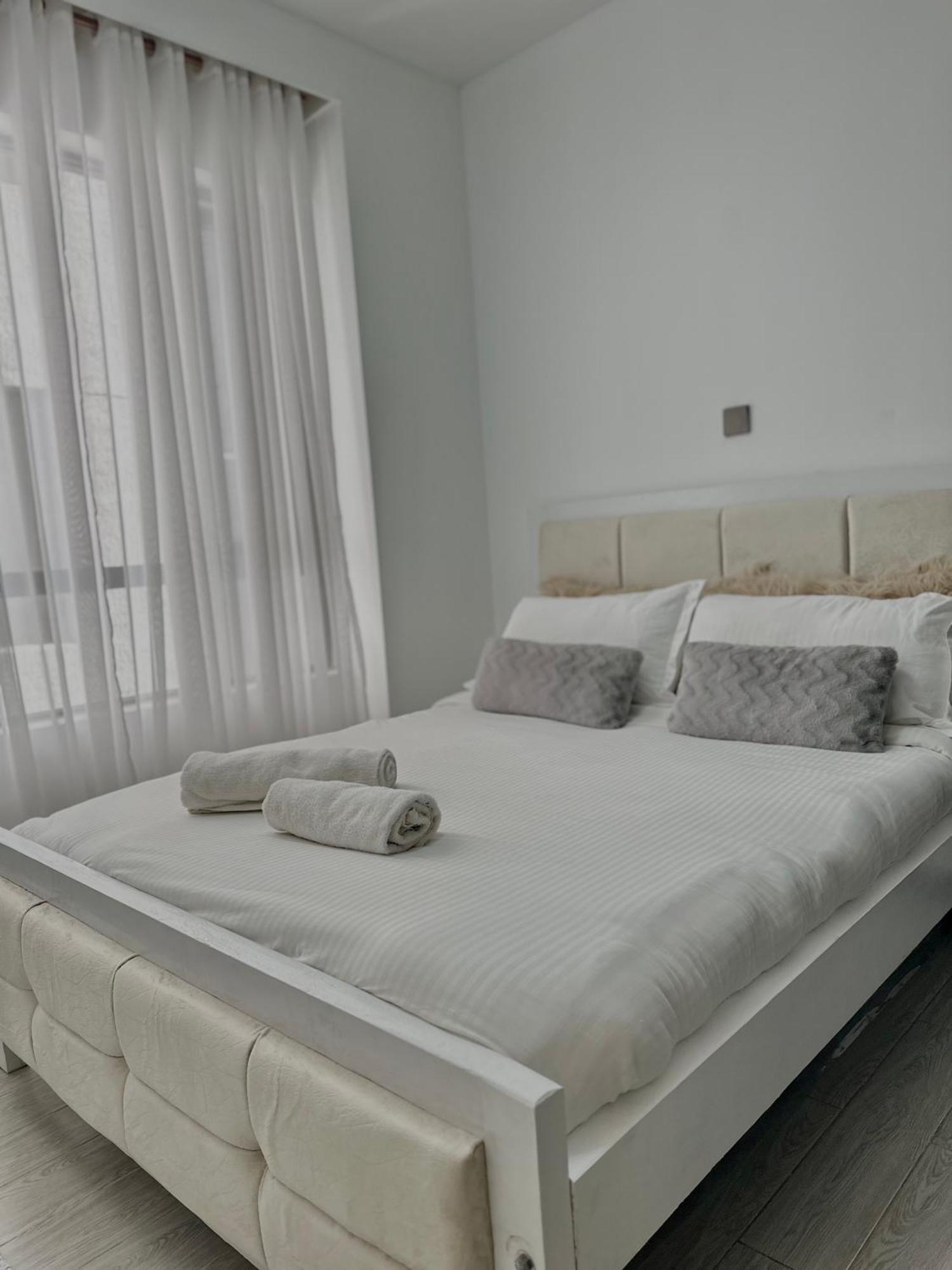 Elegant Spacious Two Bedroom Apartment-swimming Pool Included Nairobi