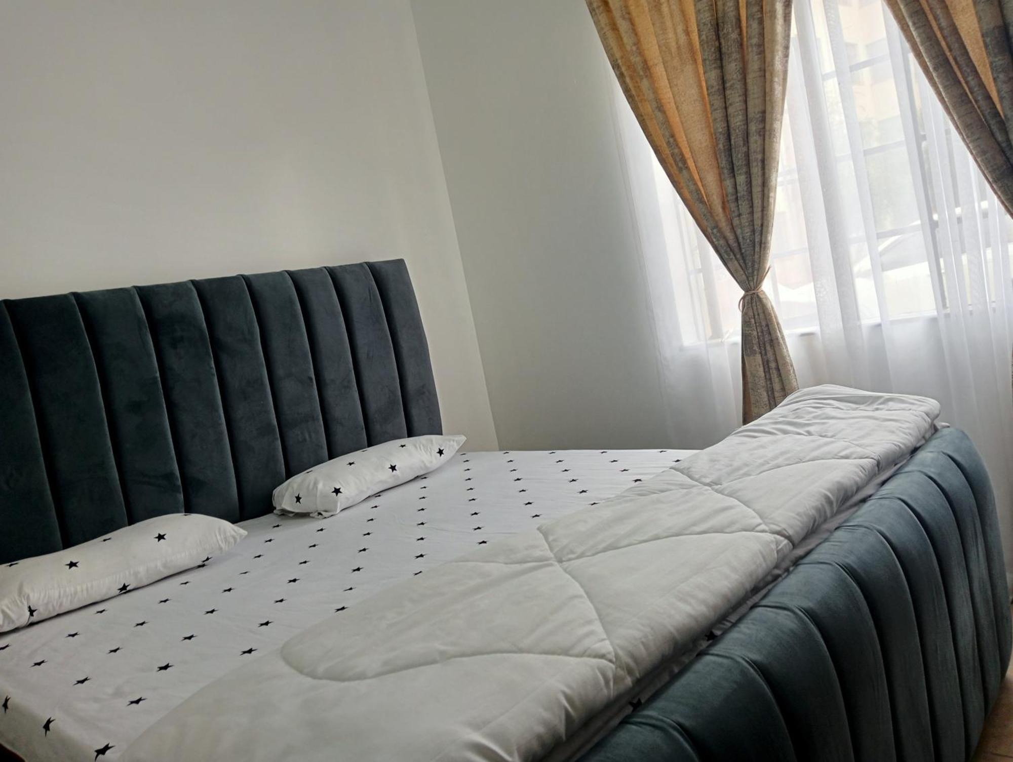 Deehomes Apartment