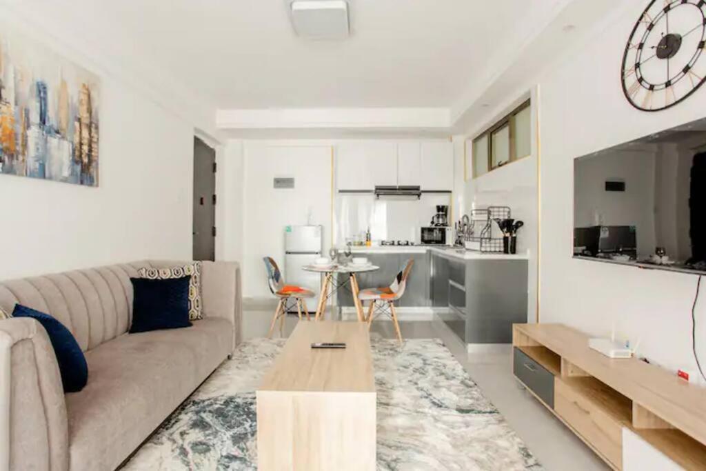 Apartment Cozy 1 Bedroom Gold Park Homes, Yaya Center