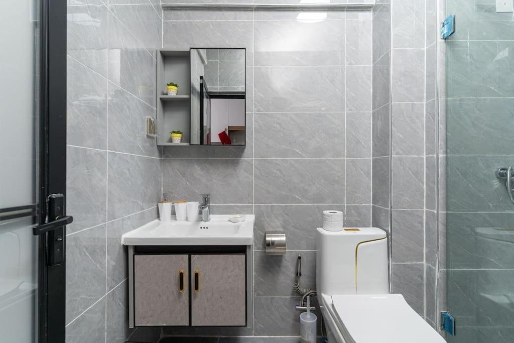 Smarthomes Stylish In Kilimani, Yaya Center With Gym *