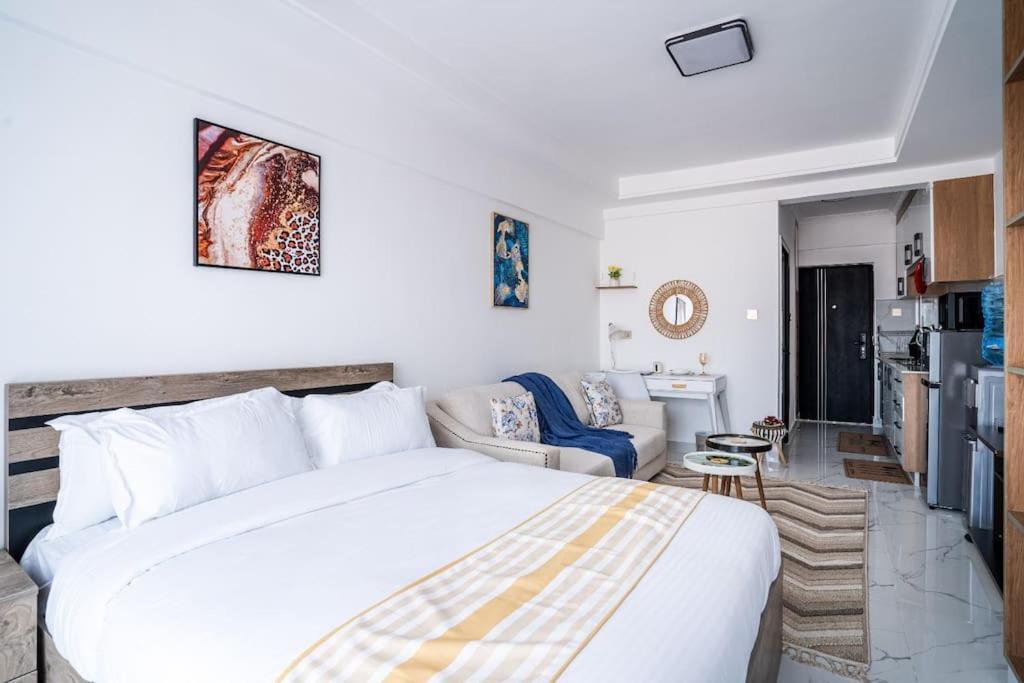 Smarthomes Stylish In Kilimani, Yaya Center With Gym Apartment Nairobi