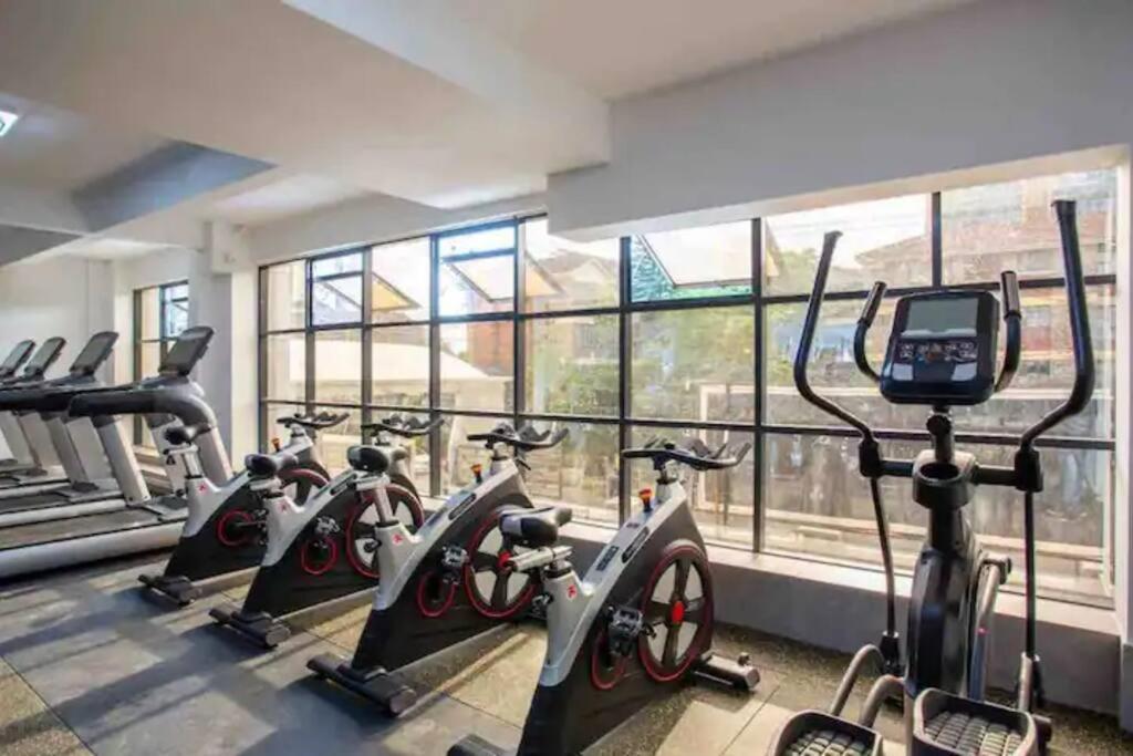 Apartment Gold Park 1br With Gym And Golf Simulator, Kilimani
