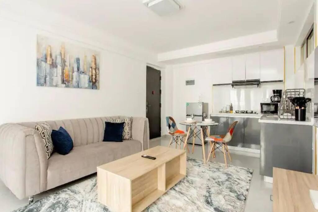 Gold Park 1br With Gym And Golf Simulator, Kilimani Nairobi
