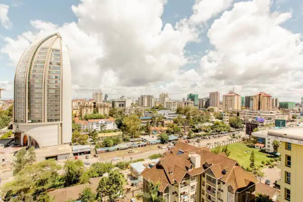 Apartment Gold Park 1br With Gym And Golf Simulator, Kilimani Nairobi