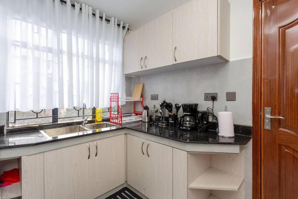 Executive 2br Penthouse Near Sarit Mall Westlands, Next To Movenpick Apartment Nairobi