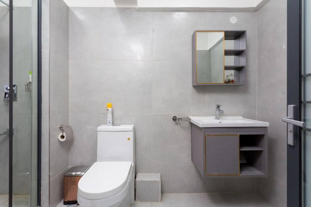 Apartment Executive 2br Penthouse Near Sarit Mall Westlands, Next To Movenpick Nairobi