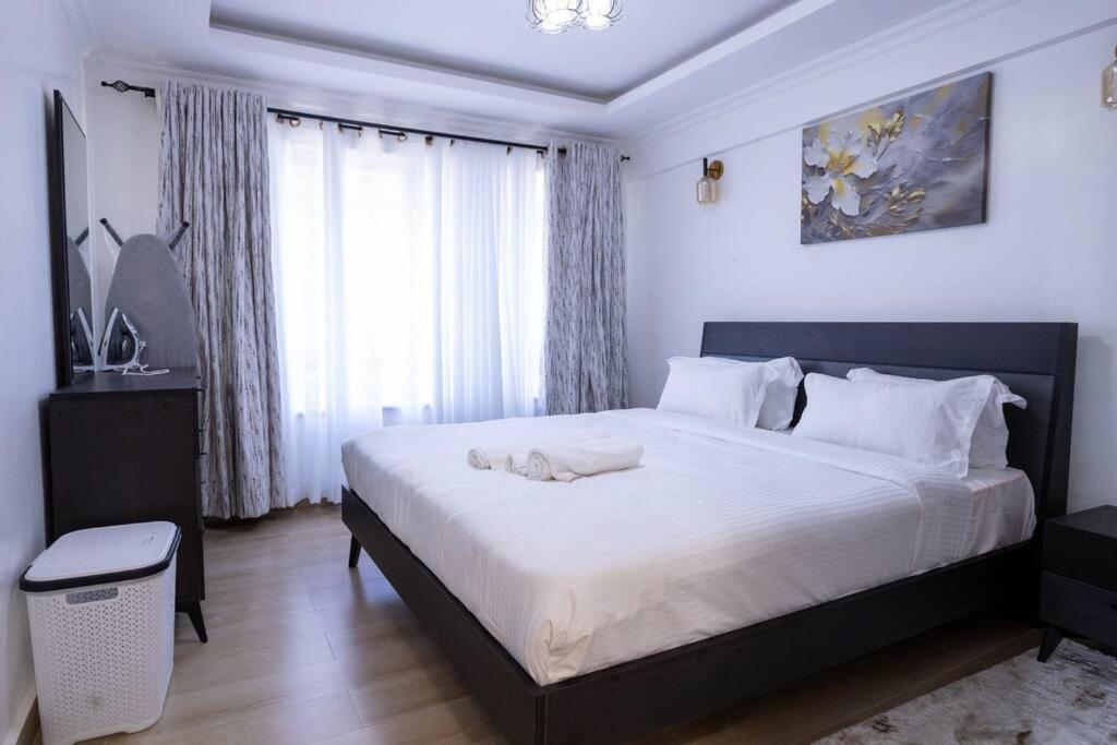 Executive 2br Penthouse Near Sarit Mall Westlands, Next To Movenpick Apartment *