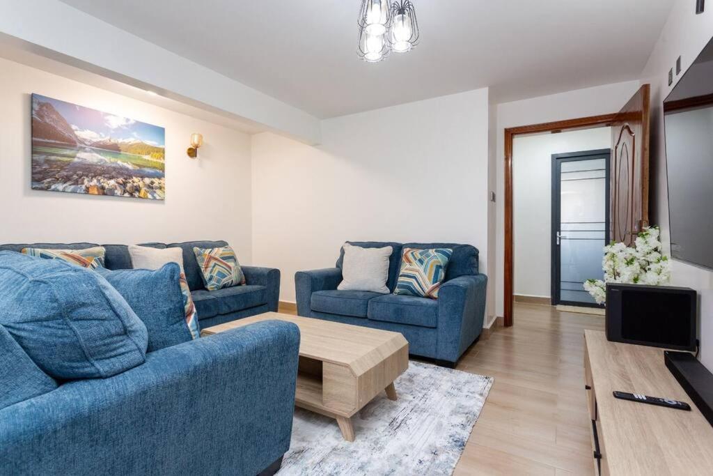 Executive 2br Penthouse Near Sarit Mall Westlands, Next To Movenpick Apartment *