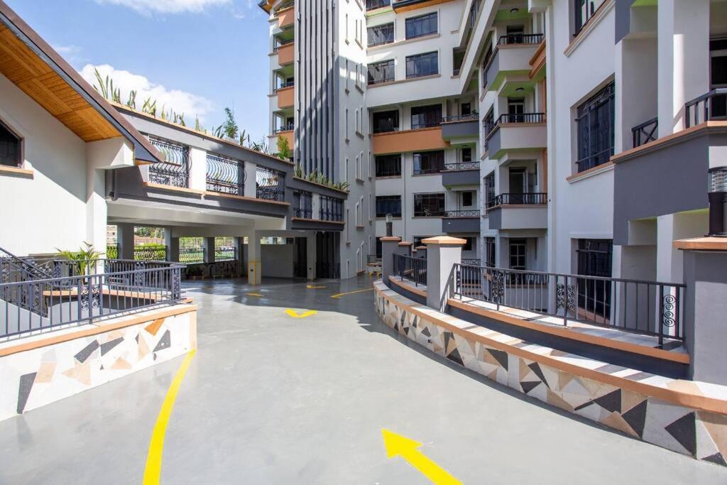 Executive 2br Penthouse Near Sarit Mall Westlands, Next To Movenpick Apartment *
