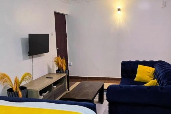 Cozy Near Un & 2 Rivers Mall Apartment