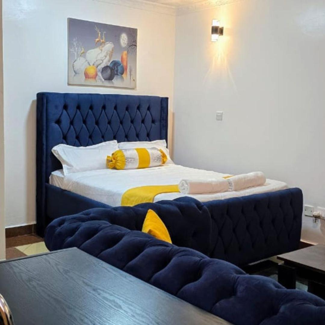 Cozy Near Un & 2 Rivers Mall Apartment *