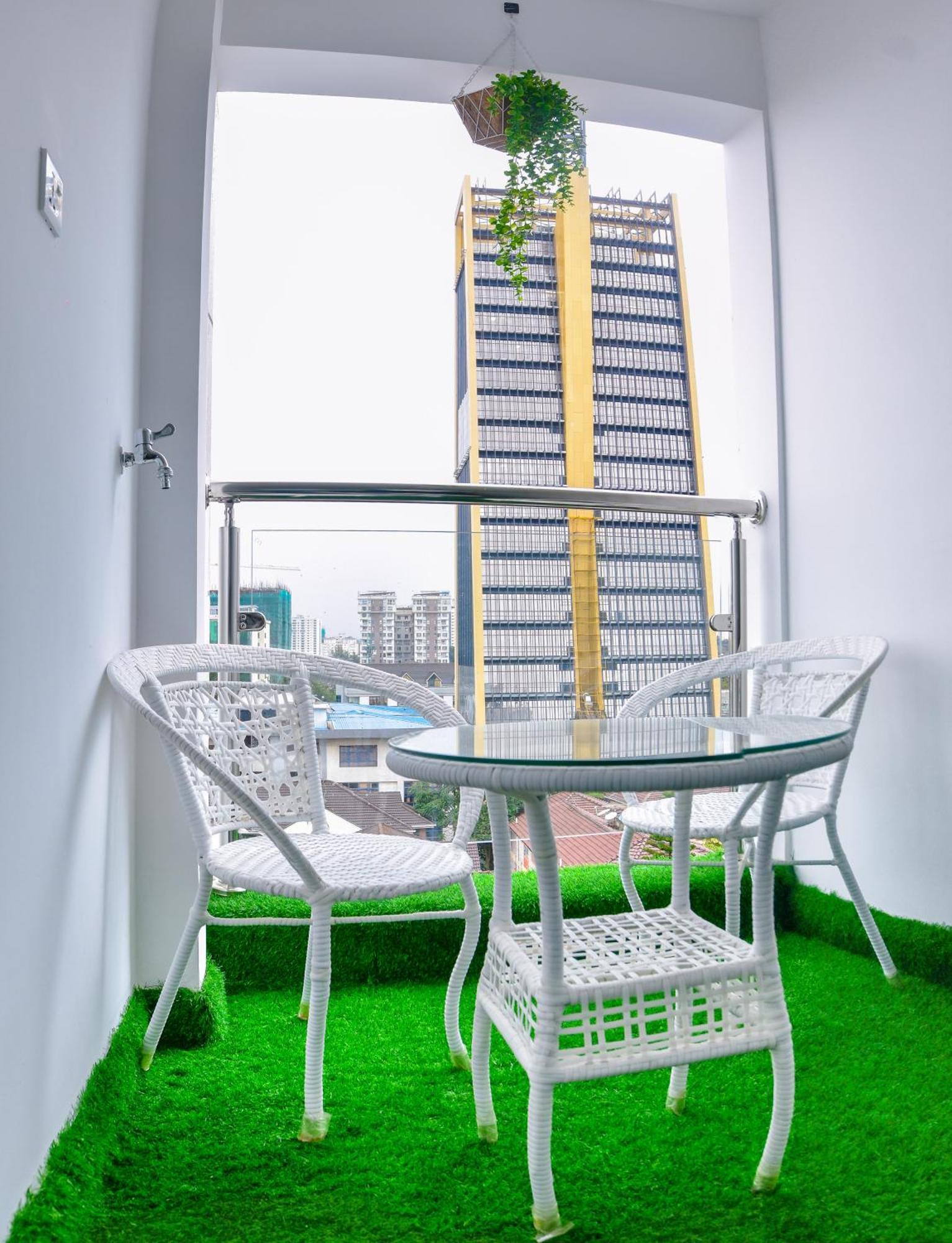 Meg's Serenity _kilimani Apartment *