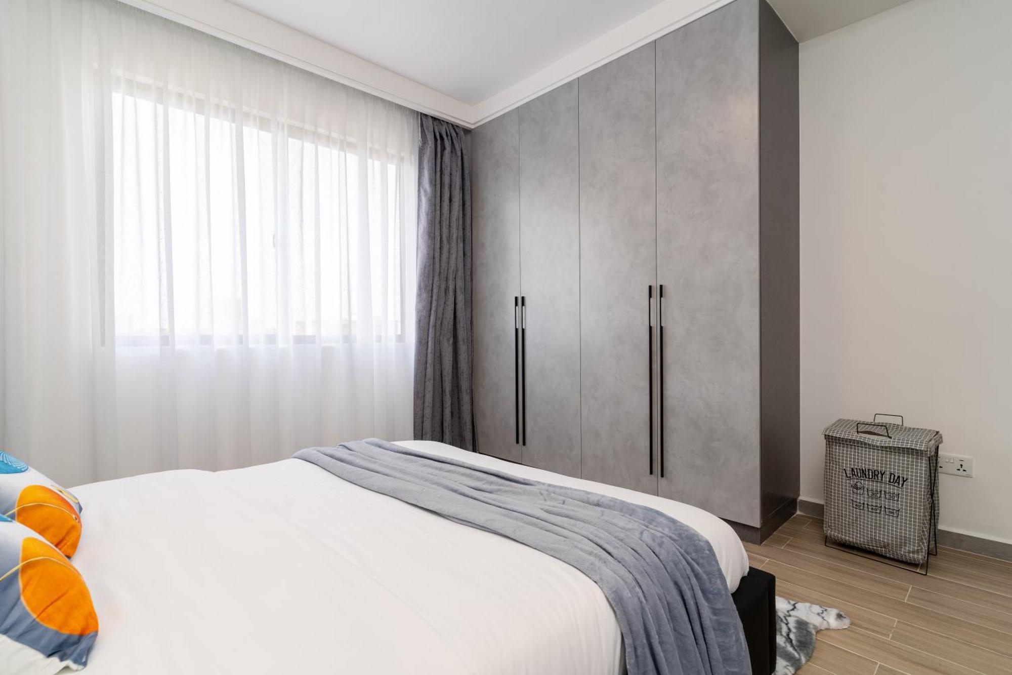 Airy With Gym, Stunning View At Riverside Apartment Nairobi
