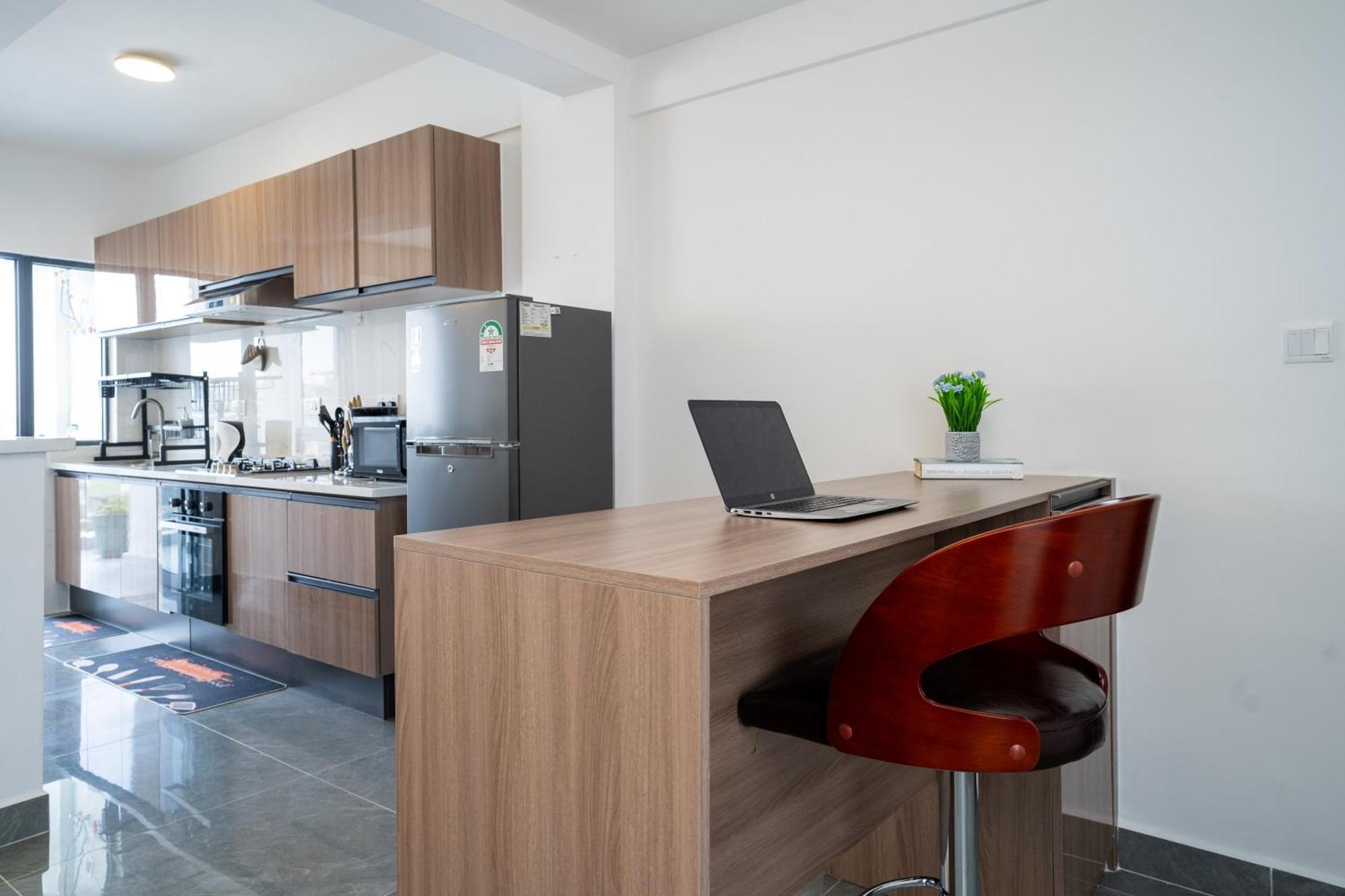 Airy With Gym, Stunning View At Riverside Apartment Nairobi