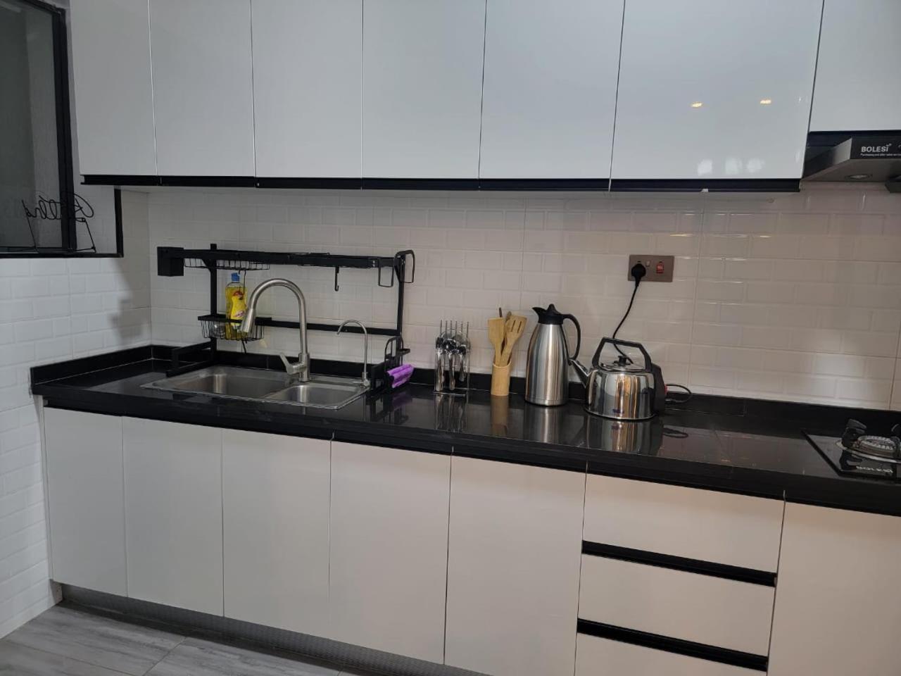 Luxurious 3 Bedroom - Staroot Residency, Kilimani Apartment *