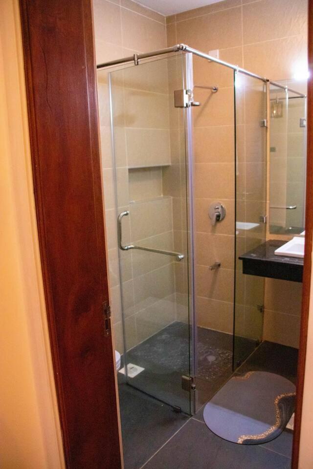 Un Accredited 2br3bedspoolgymfullpower Backup70inchtv * Nairobi