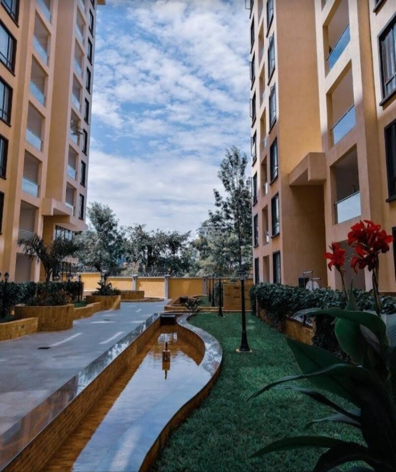 Un Accredited 2br3bedspoolgymfullpower Backup70inchtv Nairobi