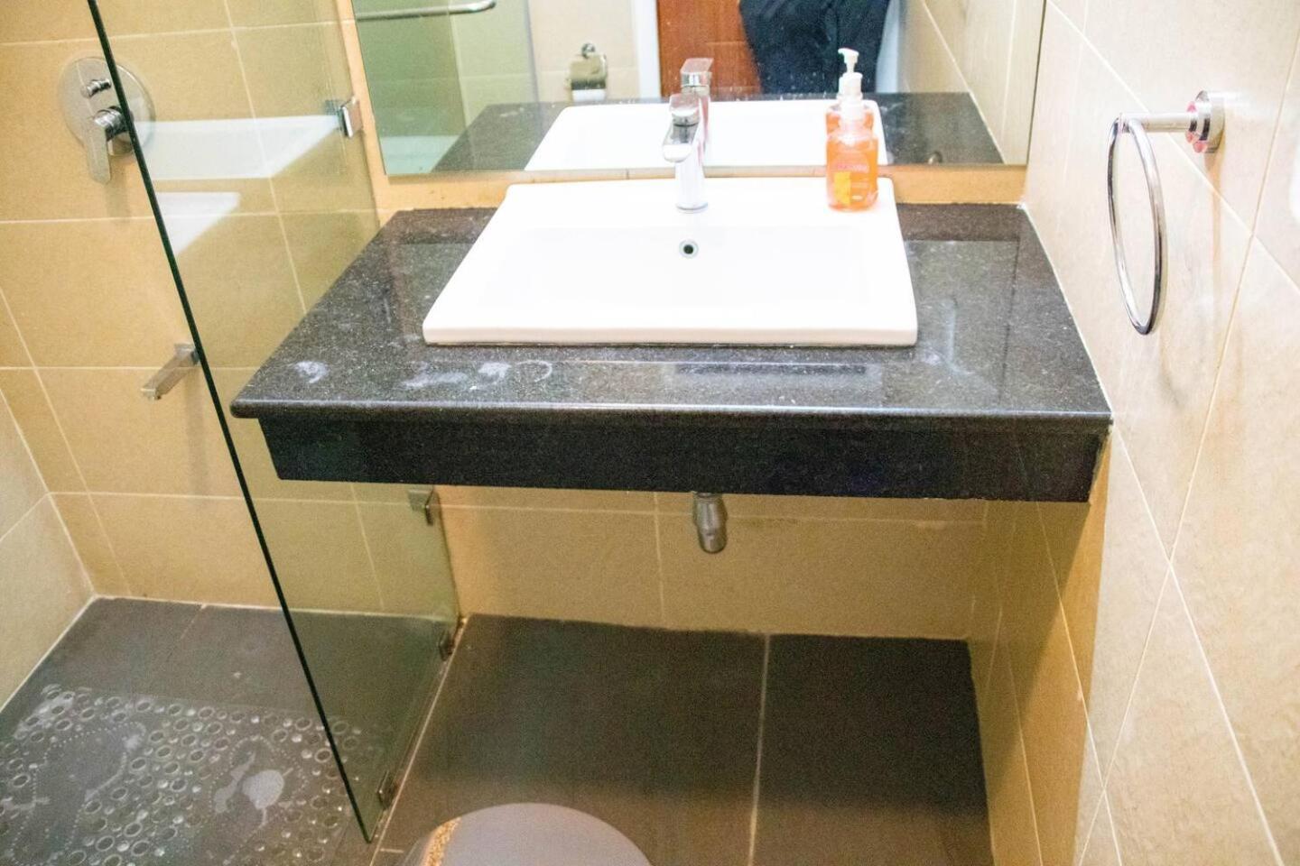 Un Accredited 2br3bedspoolgymfullpower Backup70inchtv Nairobi