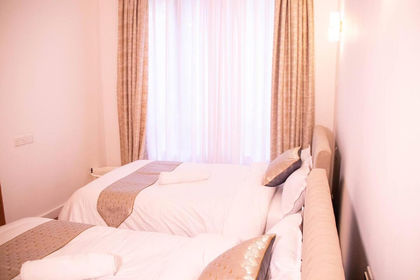 Apartment Un Accredited 2br3bedspoolgymfullpower Backup70inchtv Nairobi