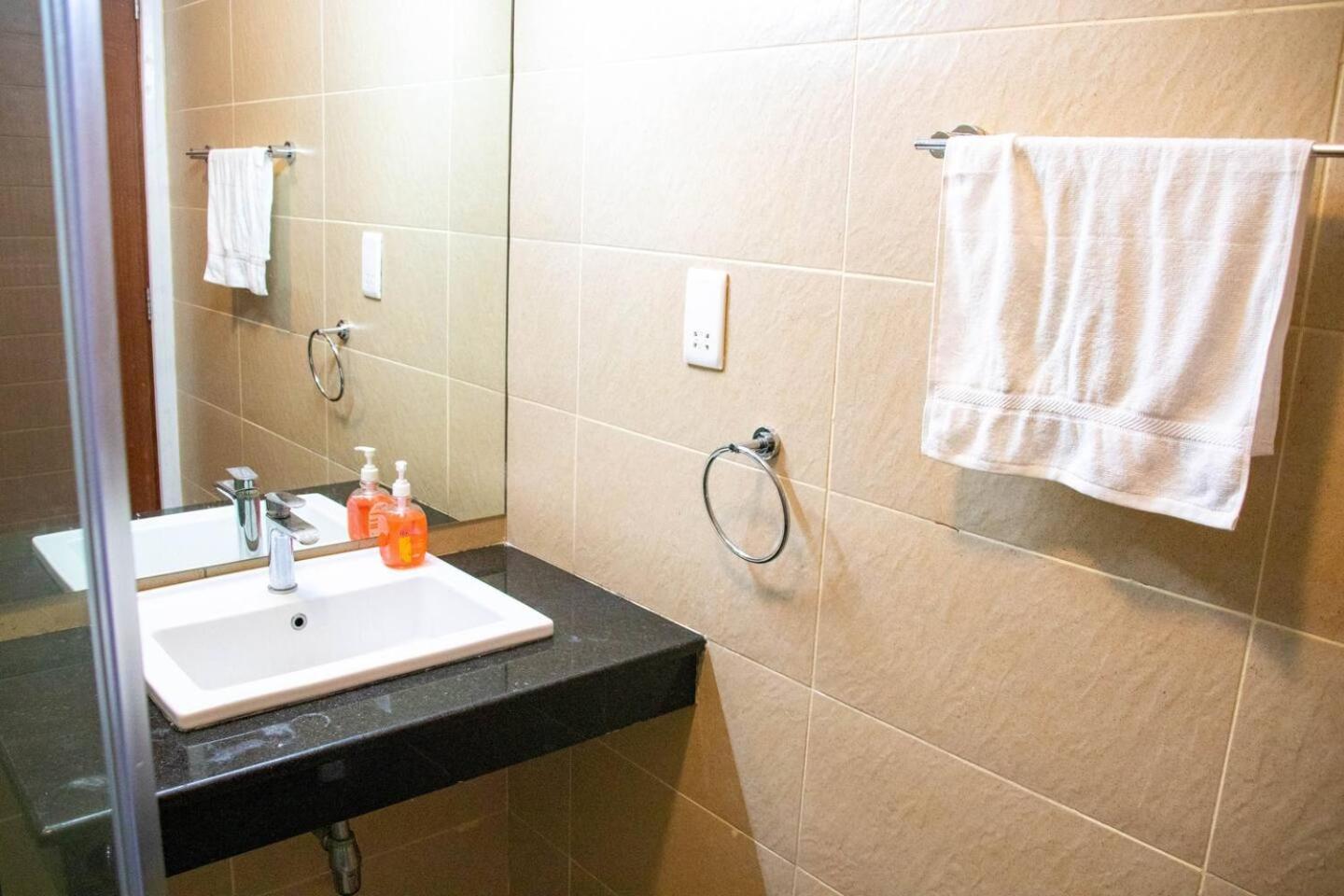 Un Accredited 2br3bedspoolgymfullpower Backup70inchtv Nairobi
