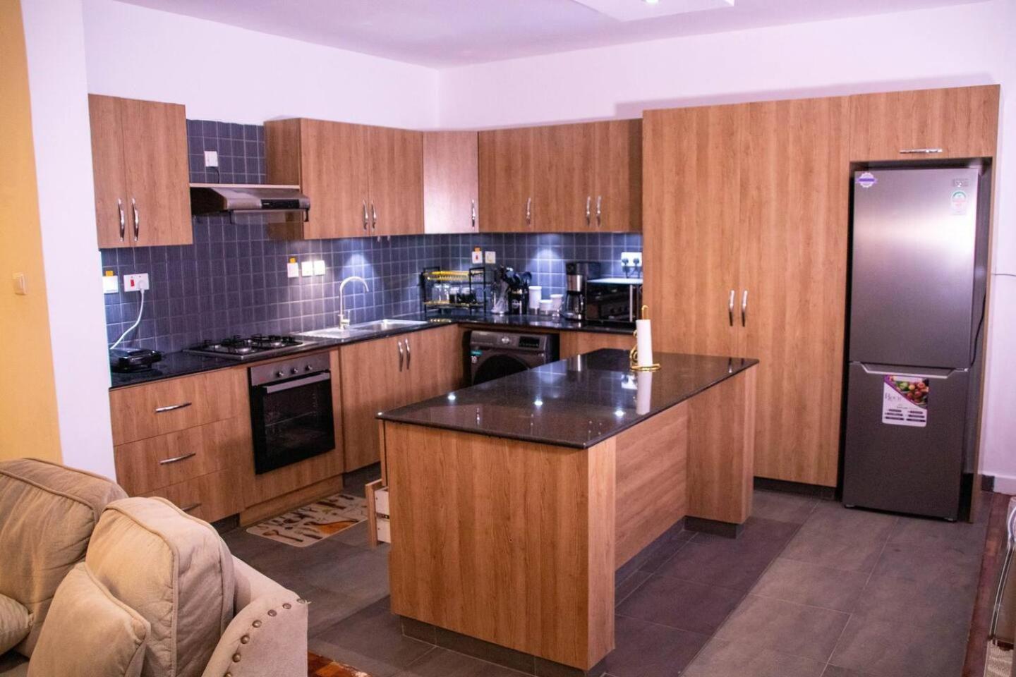 Apartment Un Accredited 2br3bedspoolgymfullpower Backup70inchtv *