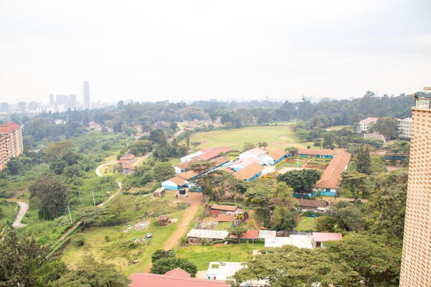 Un Accredited 2br3bedspoolgymfullpower Backup70inchtv Apartment Nairobi