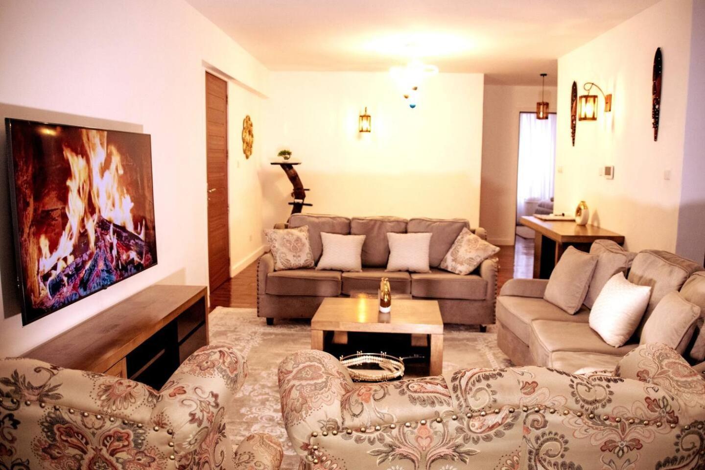 Apartment Un Accredited 2br3bedspoolgymfullpower Backup70inchtv Nairobi