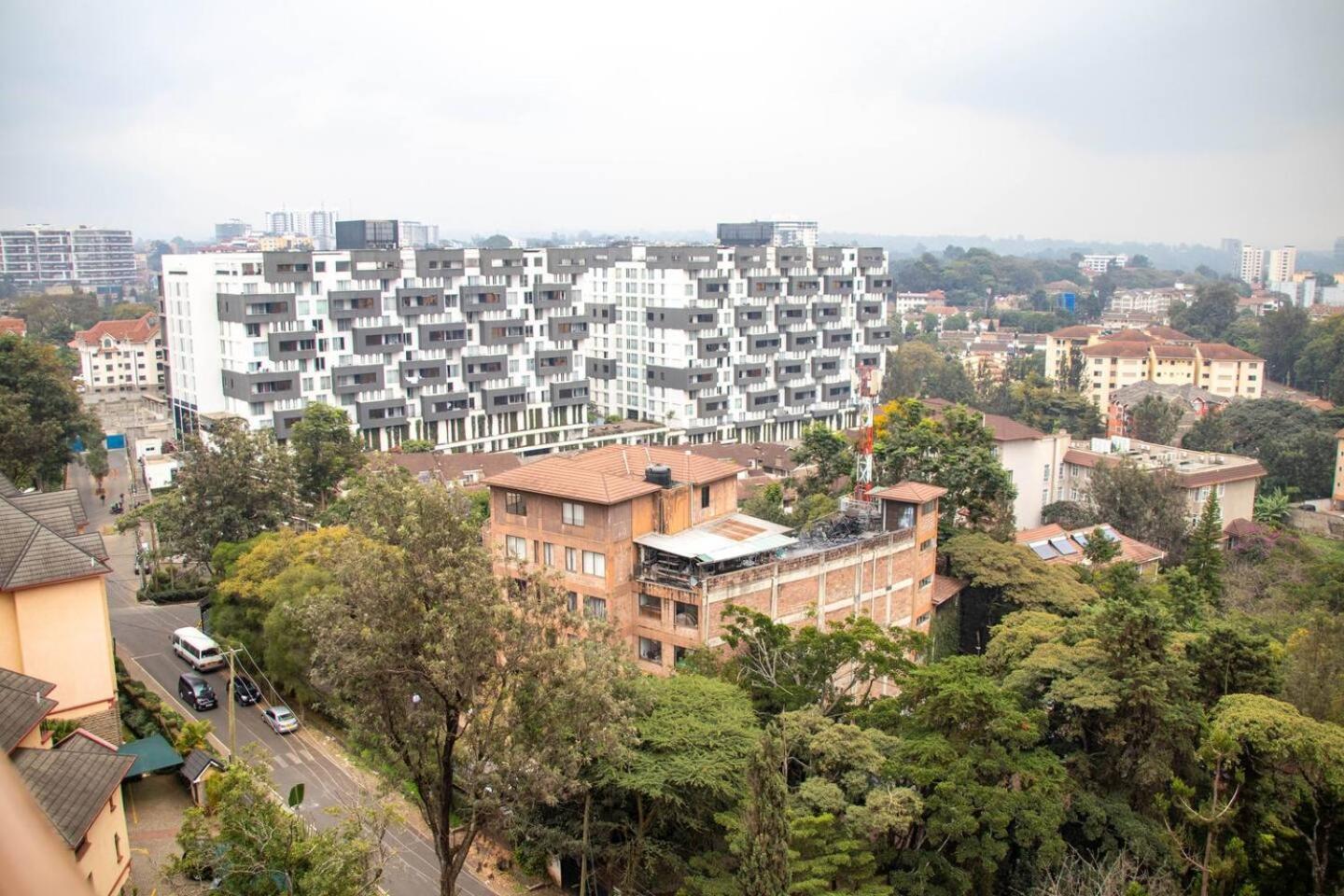 Un Accredited 2br3bedspoolgymfullpower Backup70inchtv