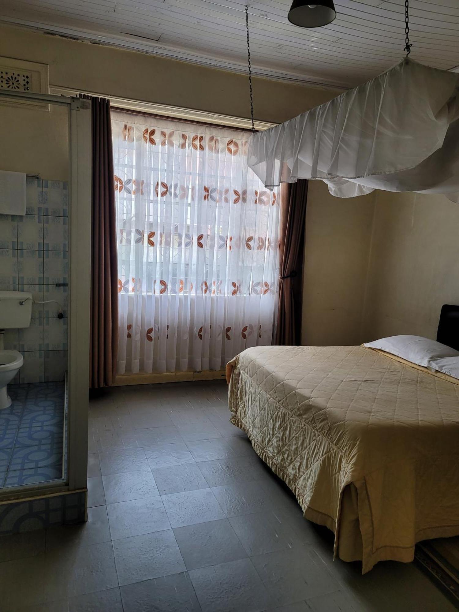 Dreamland Hotel 2*