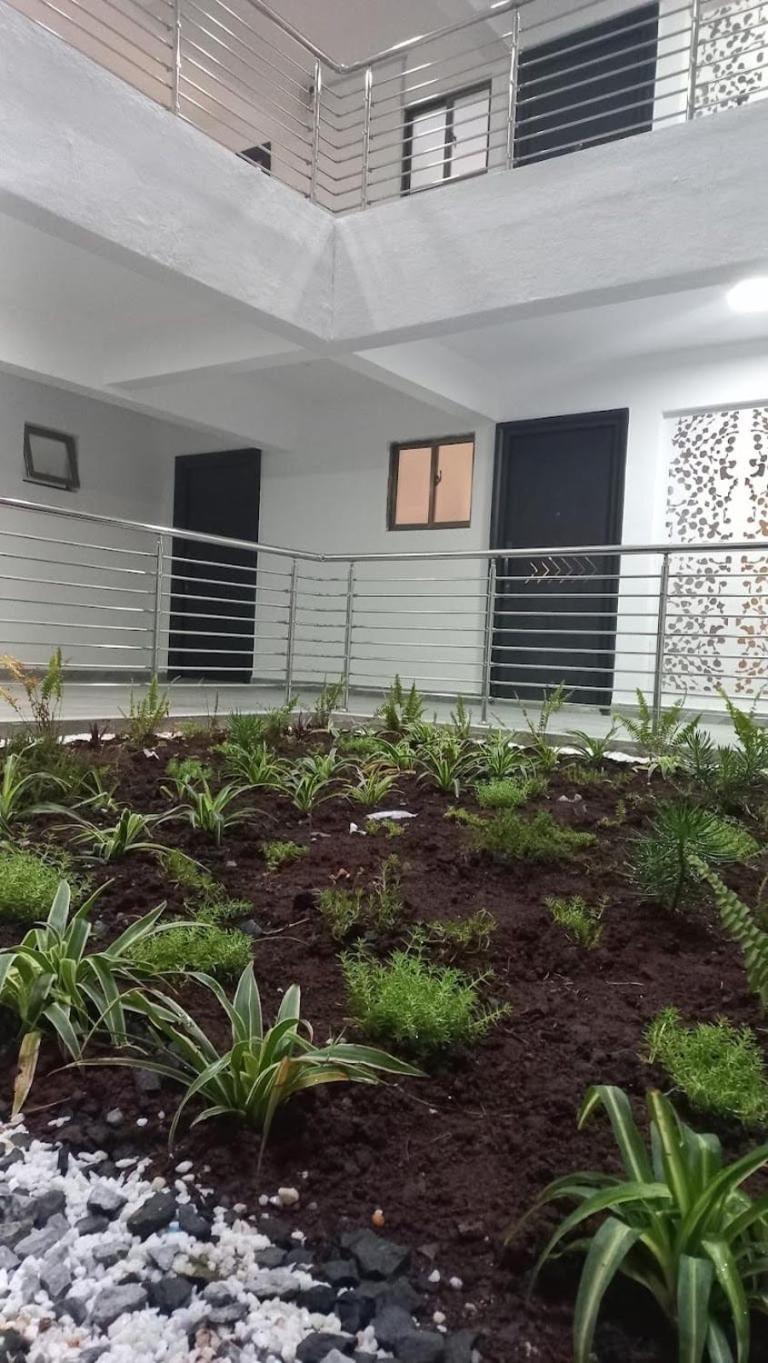 Cozy Studio At Goldpark Homes *