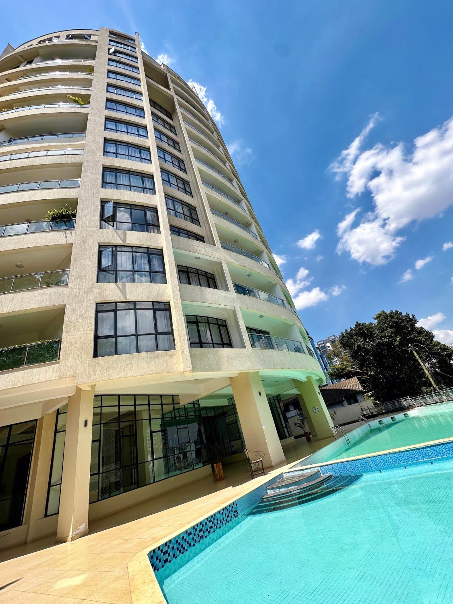 Exclusive 2br In Westlands With Stunning Views, Pool & Gym Apartment *