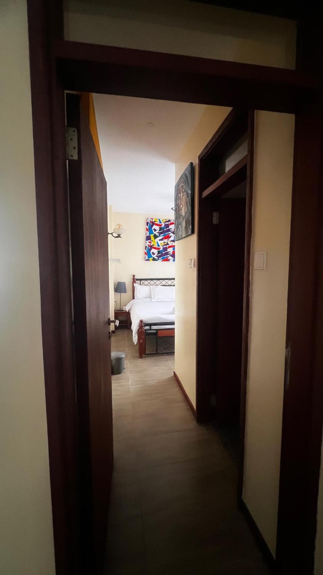 Luxury One Bedroom Ngong Road Apartment *