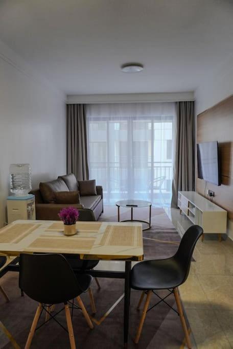 Ruaka With A Swimming Pool Apartment